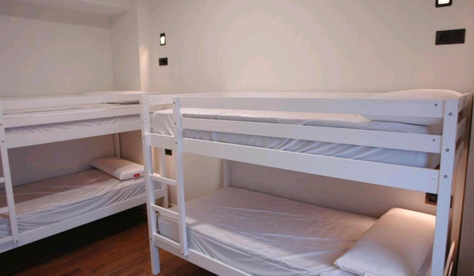 Hostel Trovadores Burgo Esterno foto